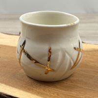 Porcelanowa Czarka w Złote Wzorki